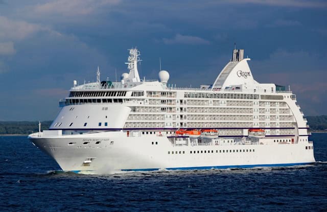 Regent Seven Seas_Cruise Ship